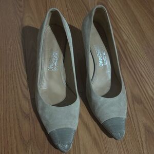 Salvatore‎ Ferragamo Suede Taupe Women's Kitten Heels Silver Embellished Size 9